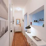 Pascoal - Lovely In The Heart Of Appartement *